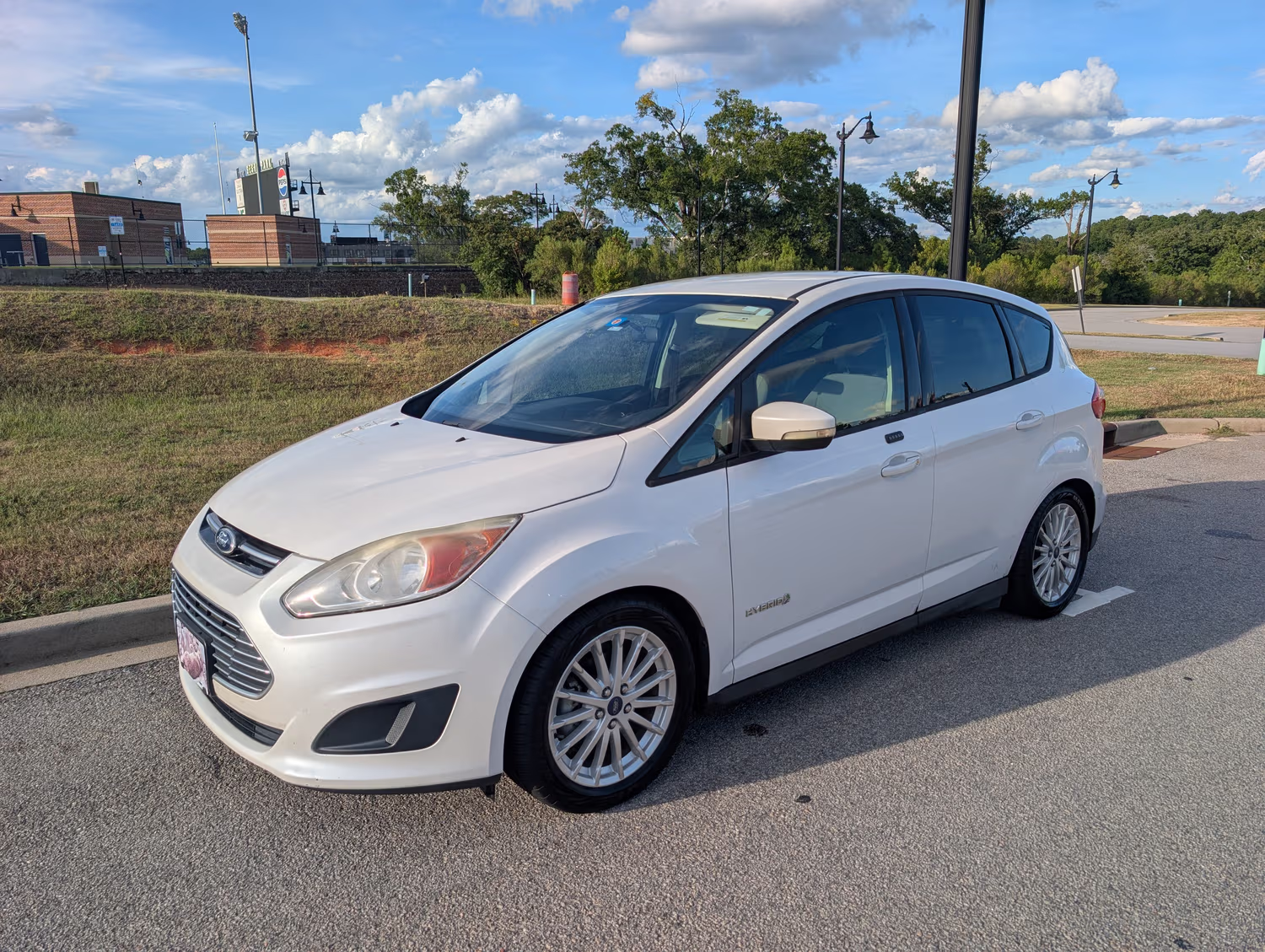 2016 Ford C-MAX Hybrid SE, white, front driver's side